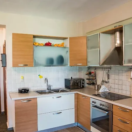 Eirinis House
