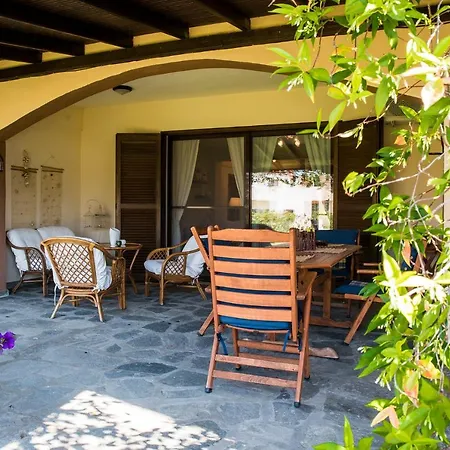 Holiday home Eirinis House *