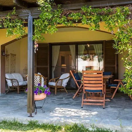 Eirinis House Tatil Evi *
