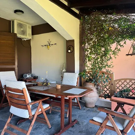 Eirinis House