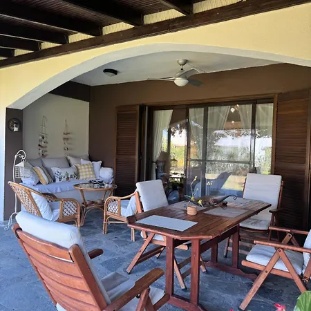 Eirinis House Tatil Evi *