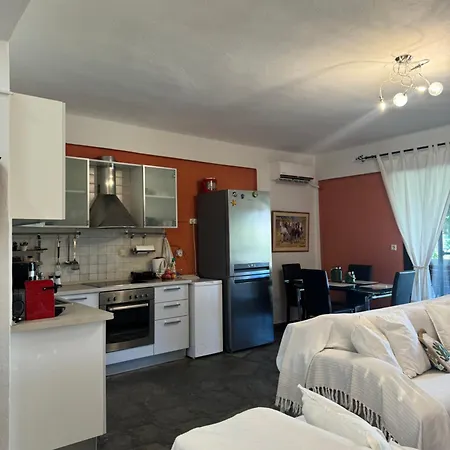 Eirinis House Holiday home