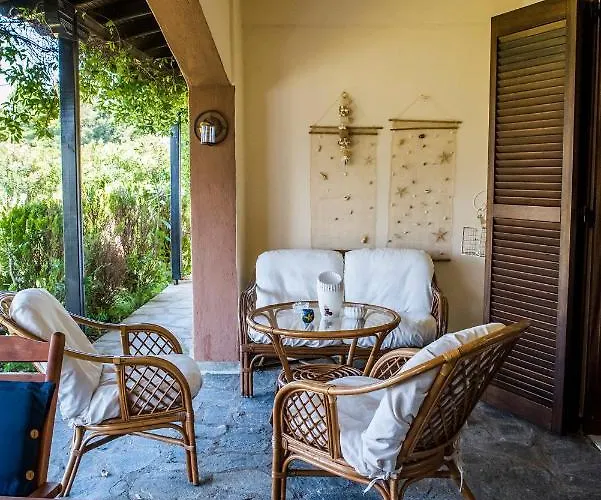 Eirinis House * Posidi