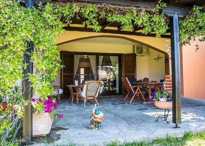 Eirinis House