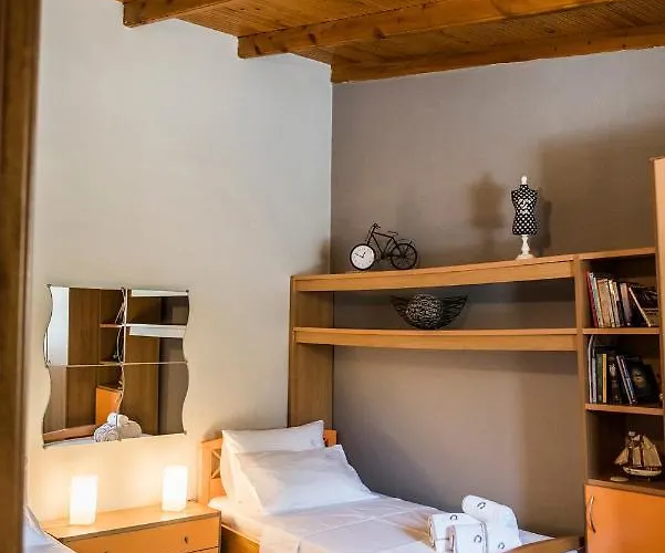 Eirinis House Tatil Evi *