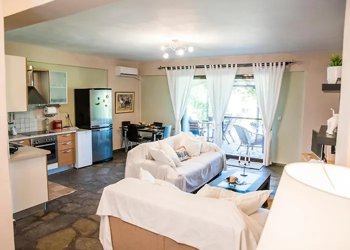 Eirinis House *