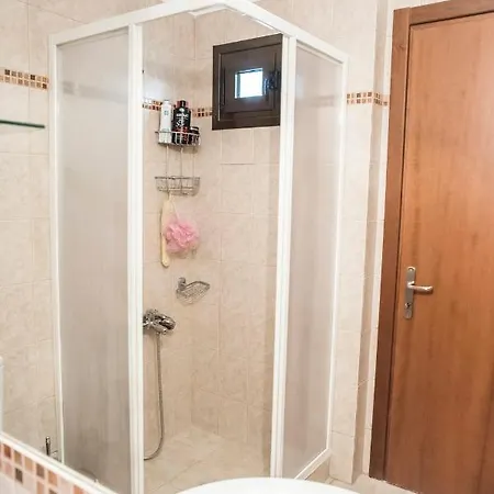 בית נופש Eirinis House פוסידי